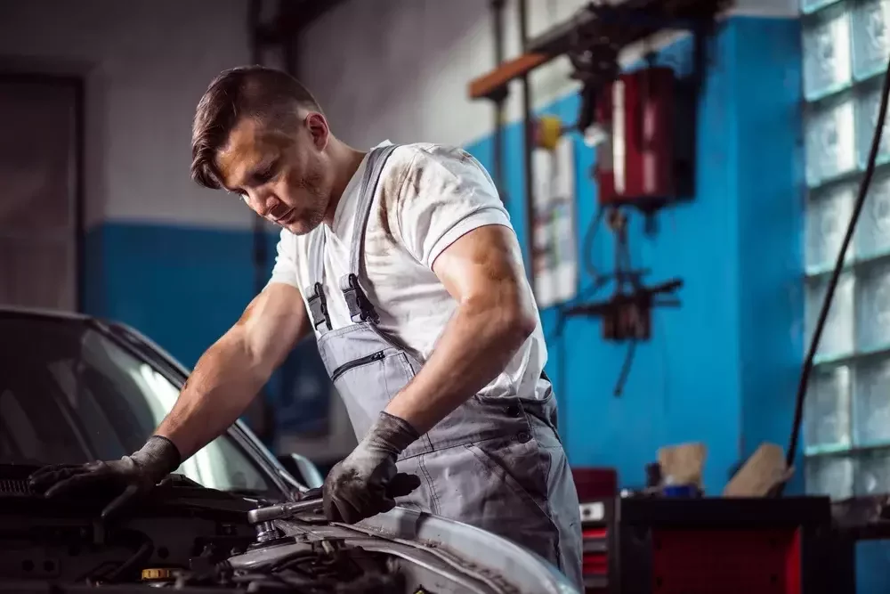 WHAT OEMS AND AFTERMARKET PARTS MEAN IN THE AUTOMOTIVE INDUSTRY 